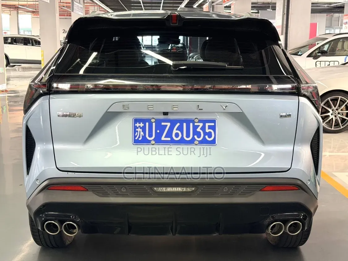 Geely Boyue 2023 Gris