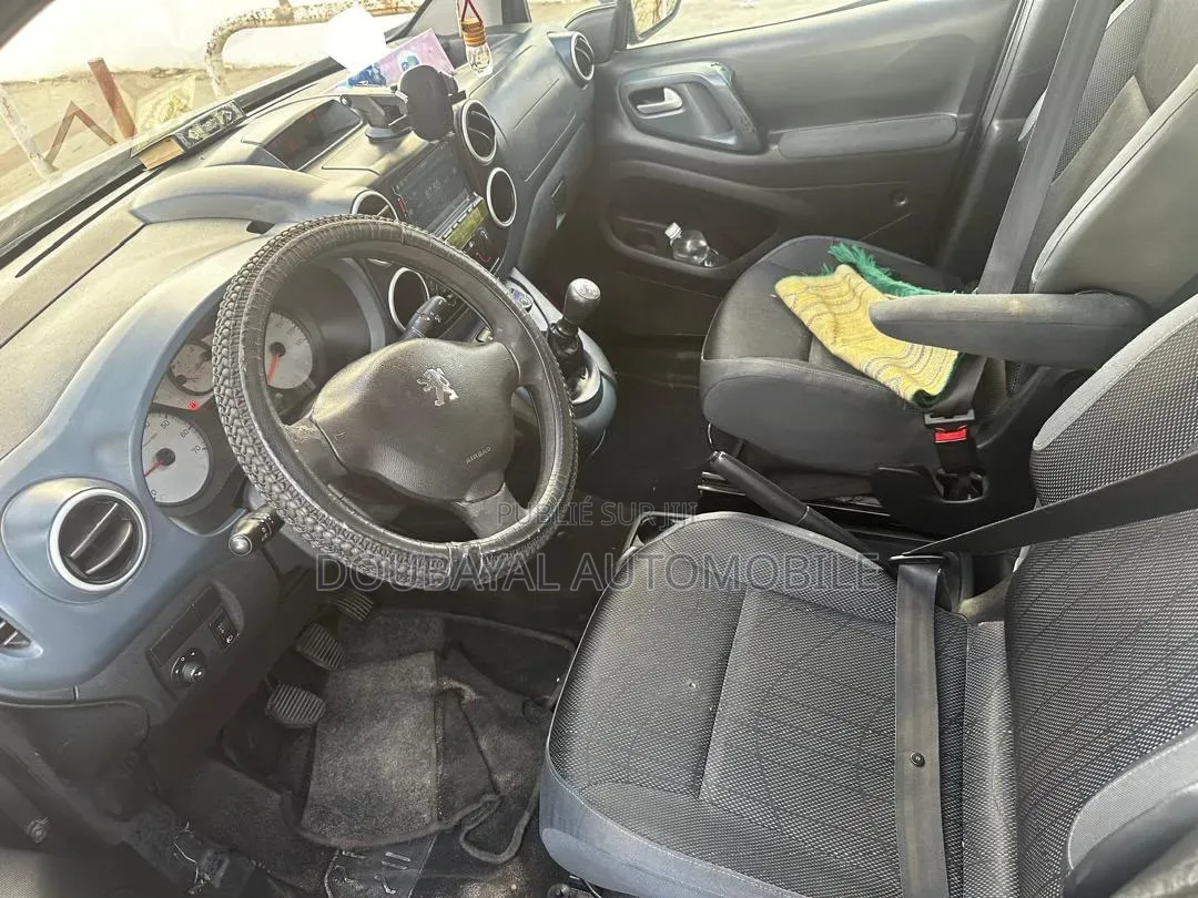 Peugeot Partner 2015 Gris