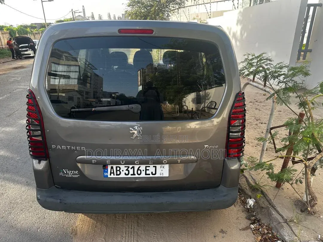 Peugeot Partner 2015 Gris