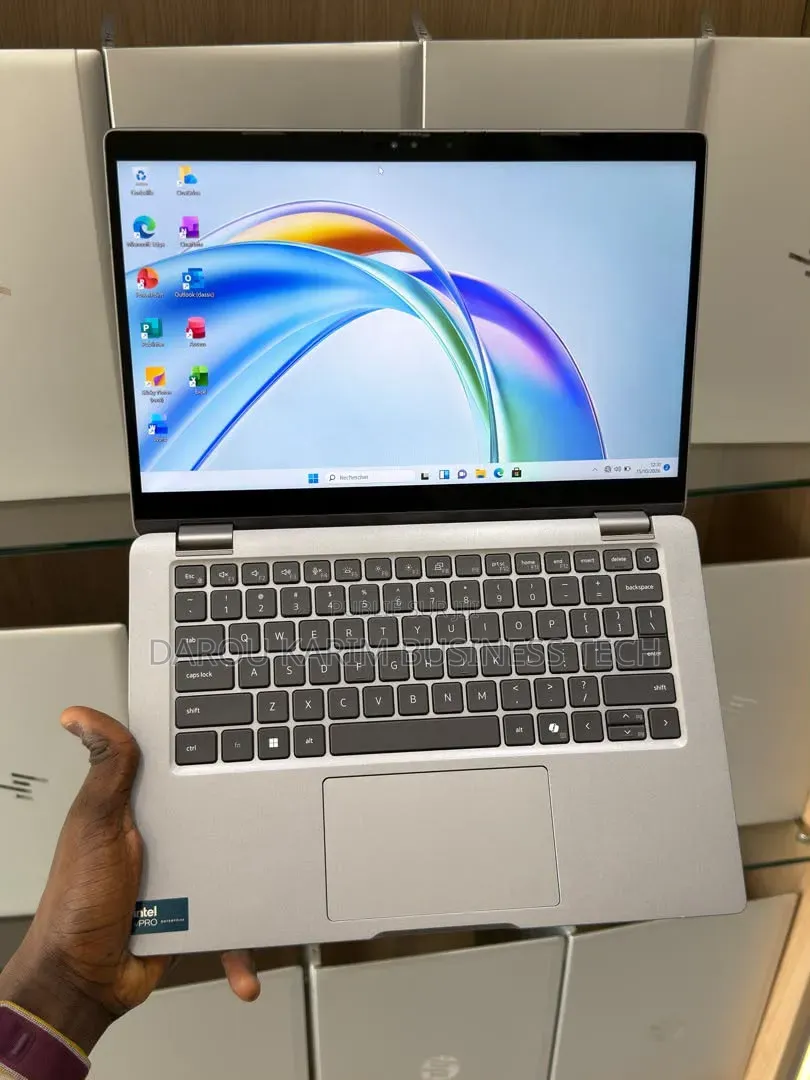 Nouveau Dell Latitude 5350 16GB Intel Core Ultra 7 SSD 256GB