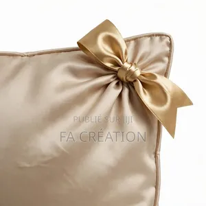 Coussin en Satin De Luxe
