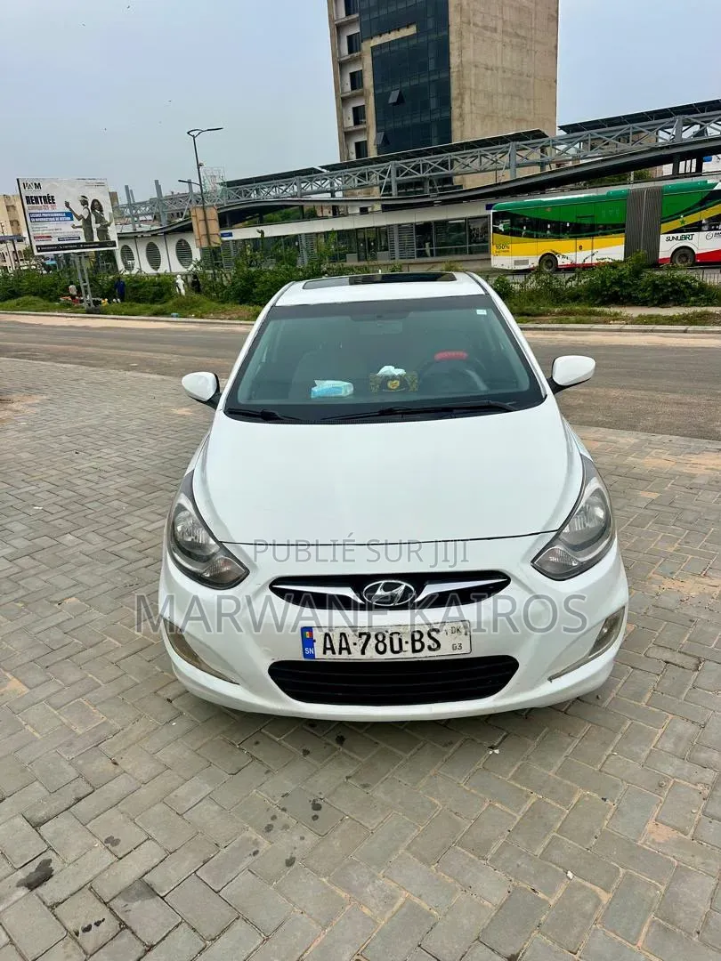 Hyundai Accent 2012 Blanc