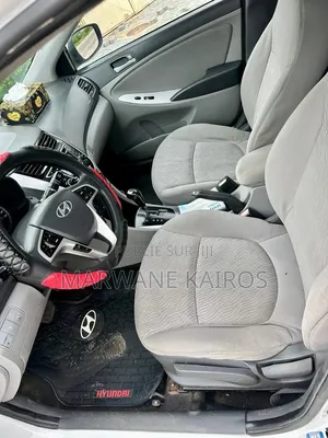 Hyundai Accent 2012 Blanc