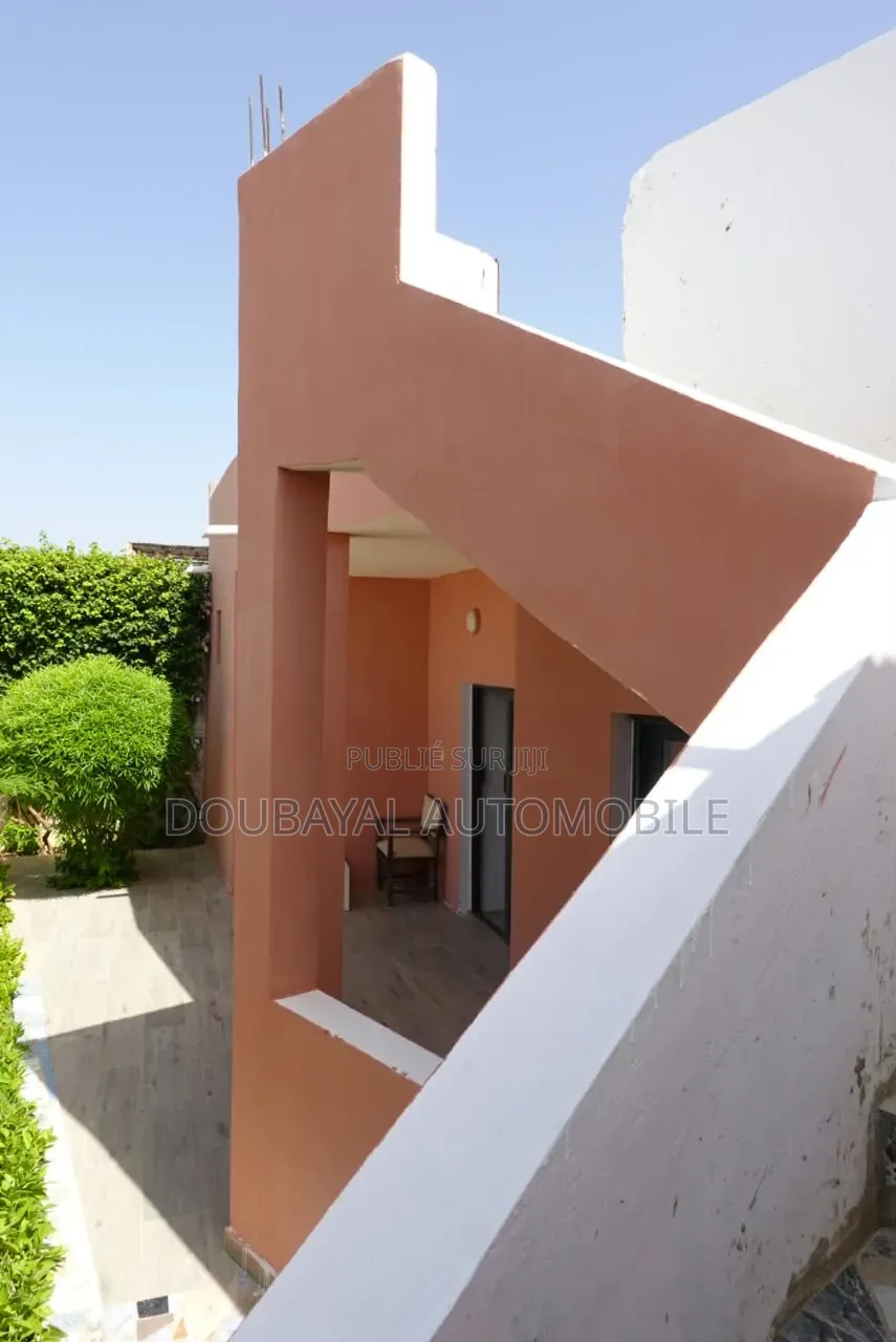2chbre Villa dans Villa À Vendre, Thiès Sud à Vendre