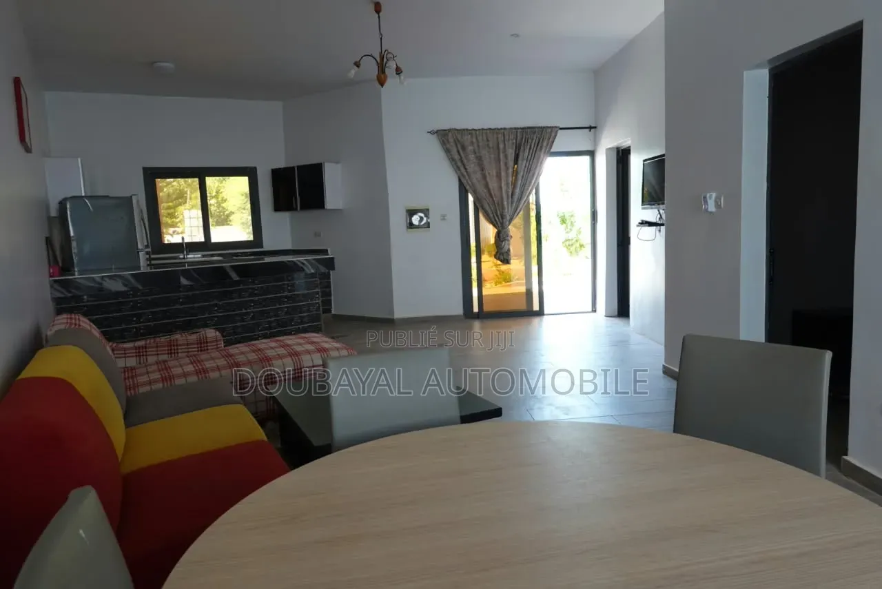 2chbre Villa dans Villa À Vendre, Thiès Sud à Vendre