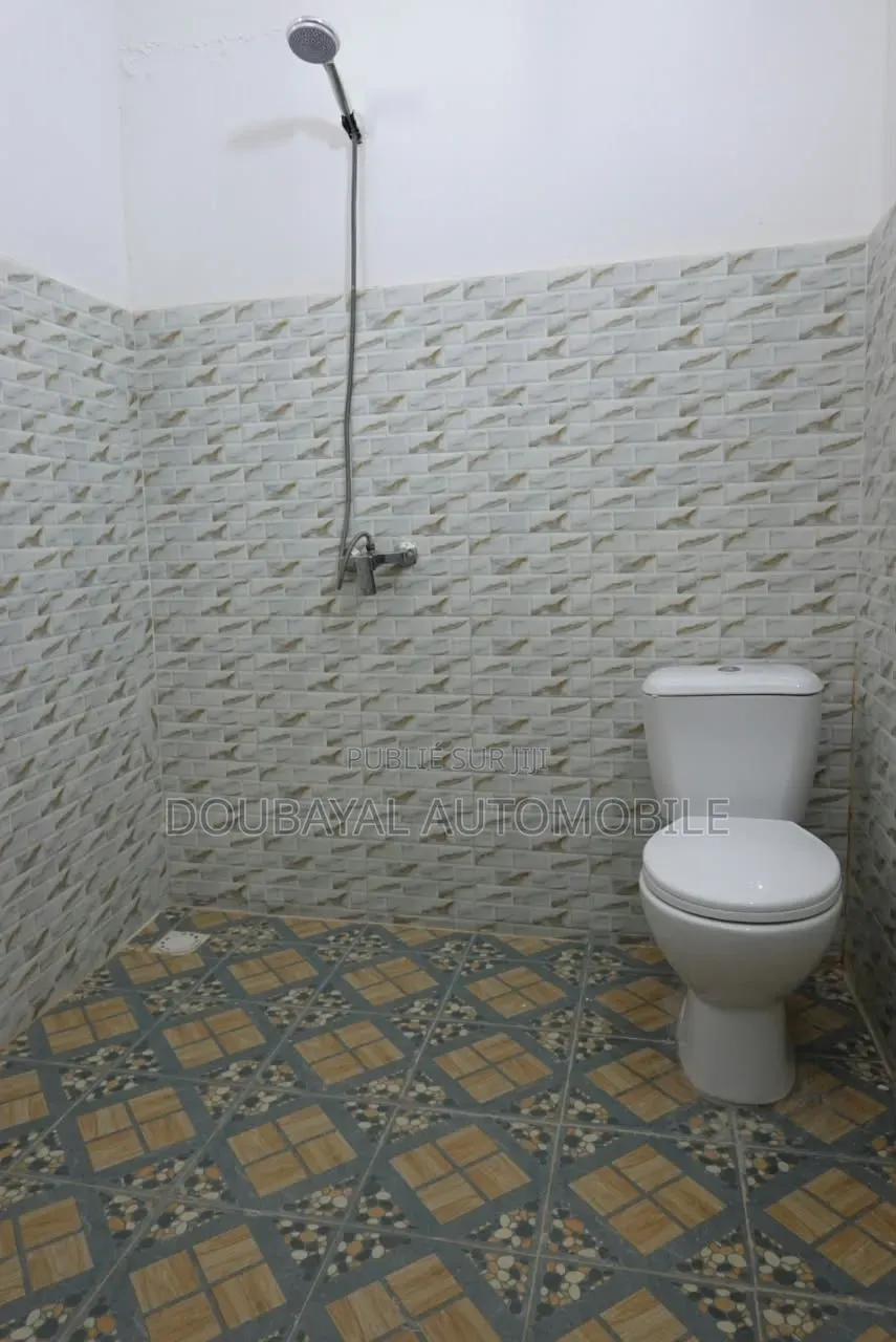 2chbre Villa dans Villa À Vendre, Thiès Sud à Vendre