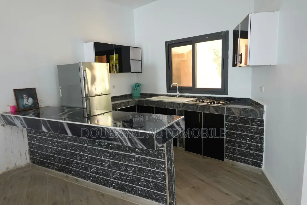 2chbre Villa dans Villa À Vendre, Thiès Sud à Vendre