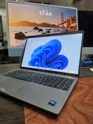 Nouveau Dell Precision 3591 64GB Intel Core Ultra 7 SSD 1T