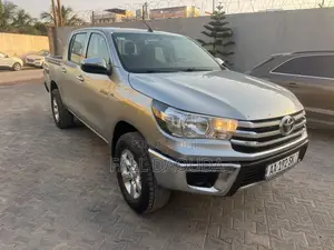 Toyota Hilux 2024 Gris