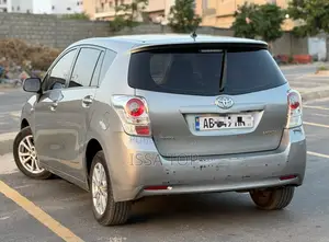 Toyota Verso 2013 Gris