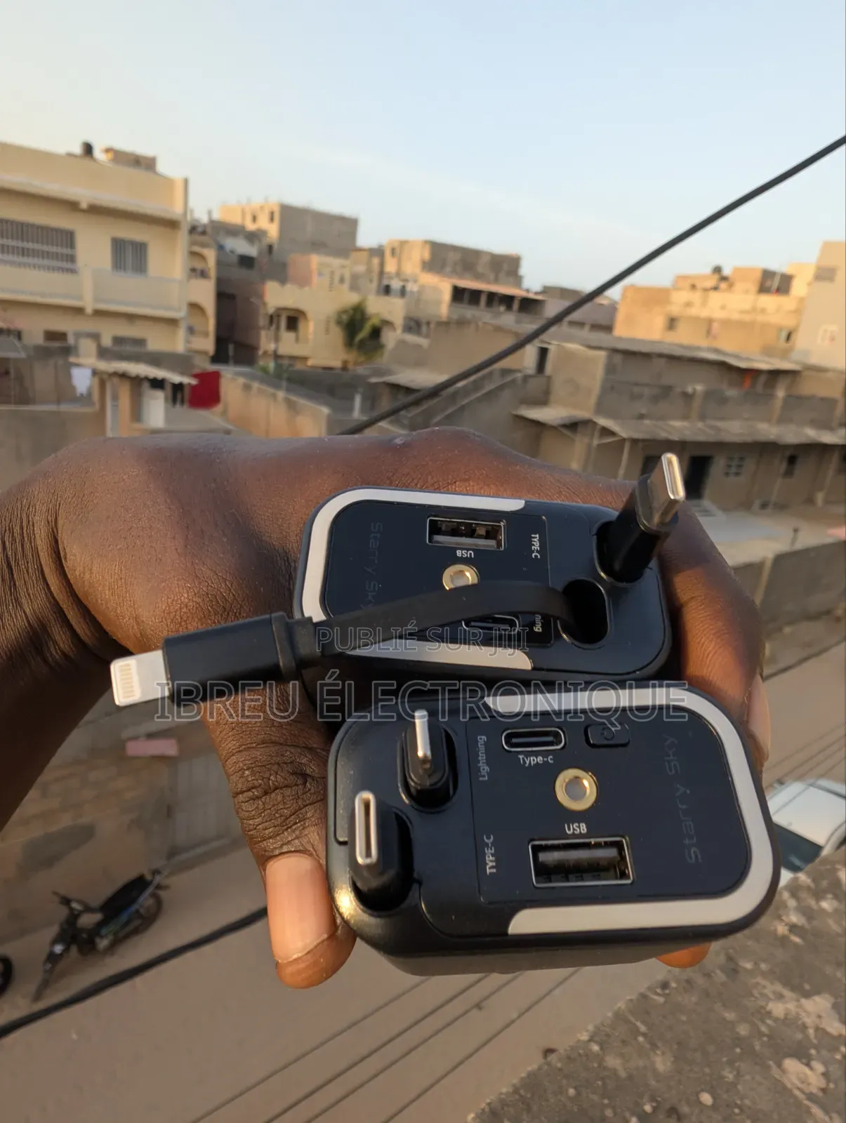 CHARGEUR ALLUME-CIGARE 4 EN 1 – Avec Cable Rétractabl