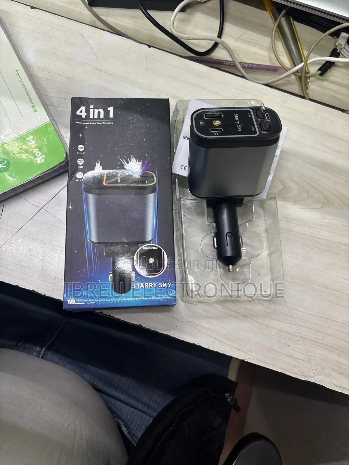 CHARGEUR ALLUME-CIGARE 4 EN 1 – Avec Cable Rétractabl