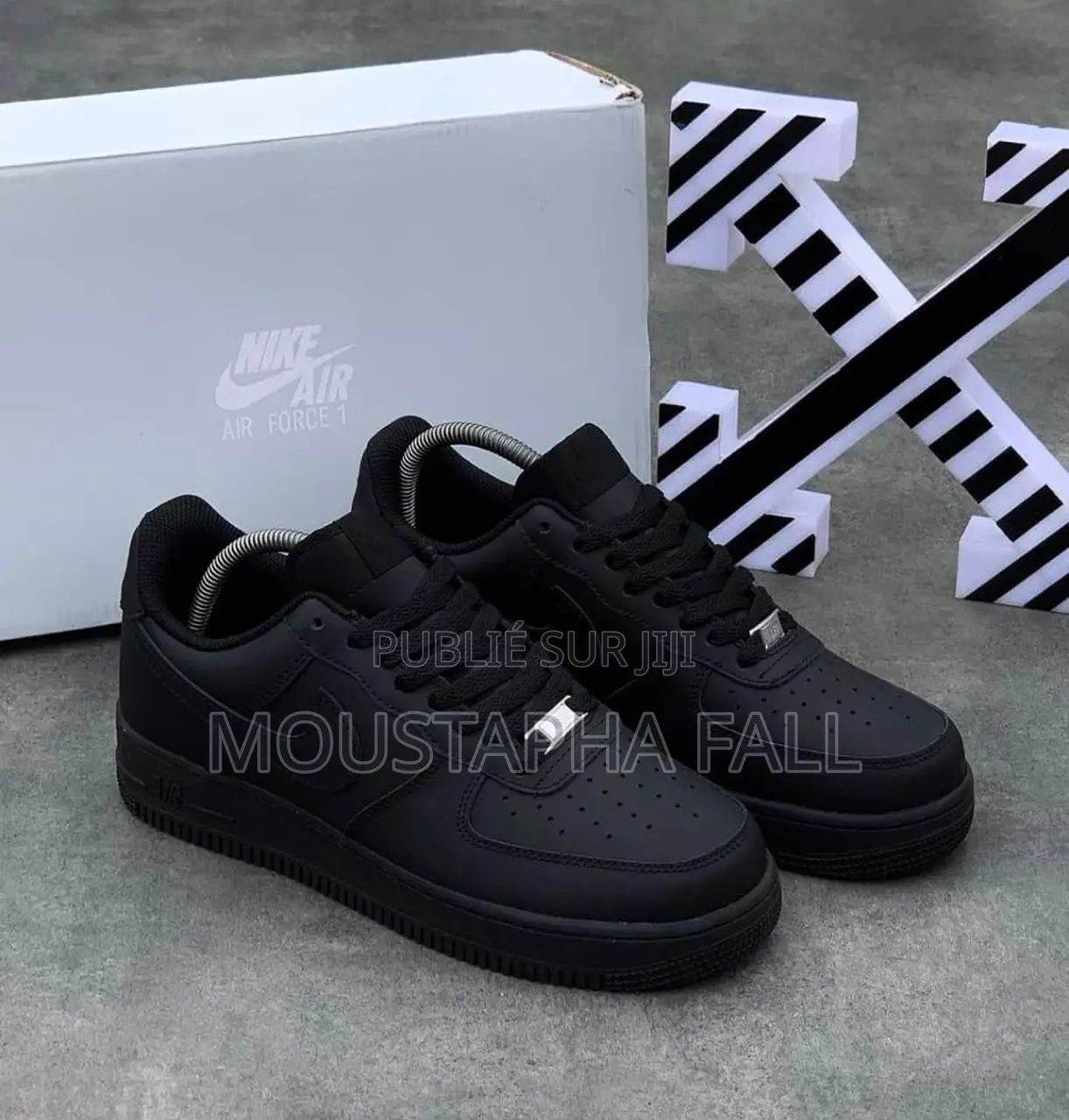 NIKE Air Force 1