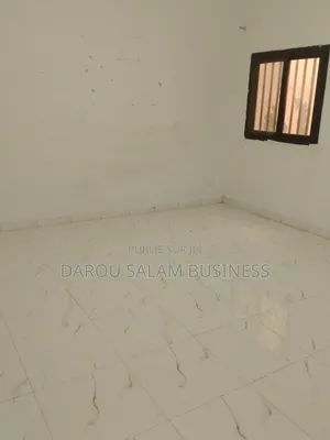 1chbre Studio dans Yoff à Louer