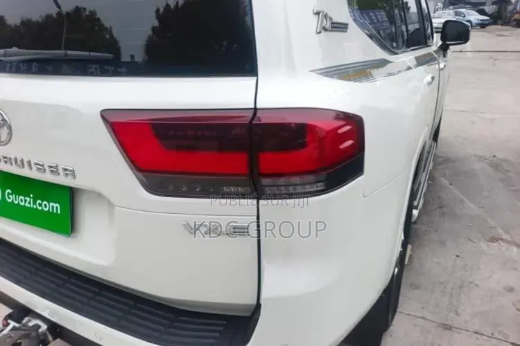 Toyota Land Cruiser 2022 Blanc