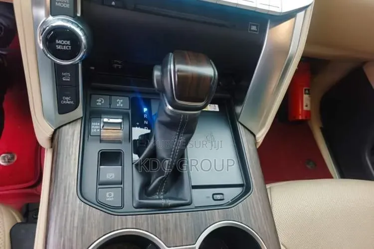 Toyota Land Cruiser 2022 Blanc