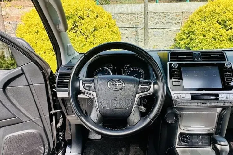 Toyota Land Cruiser Prado 2018 Noir