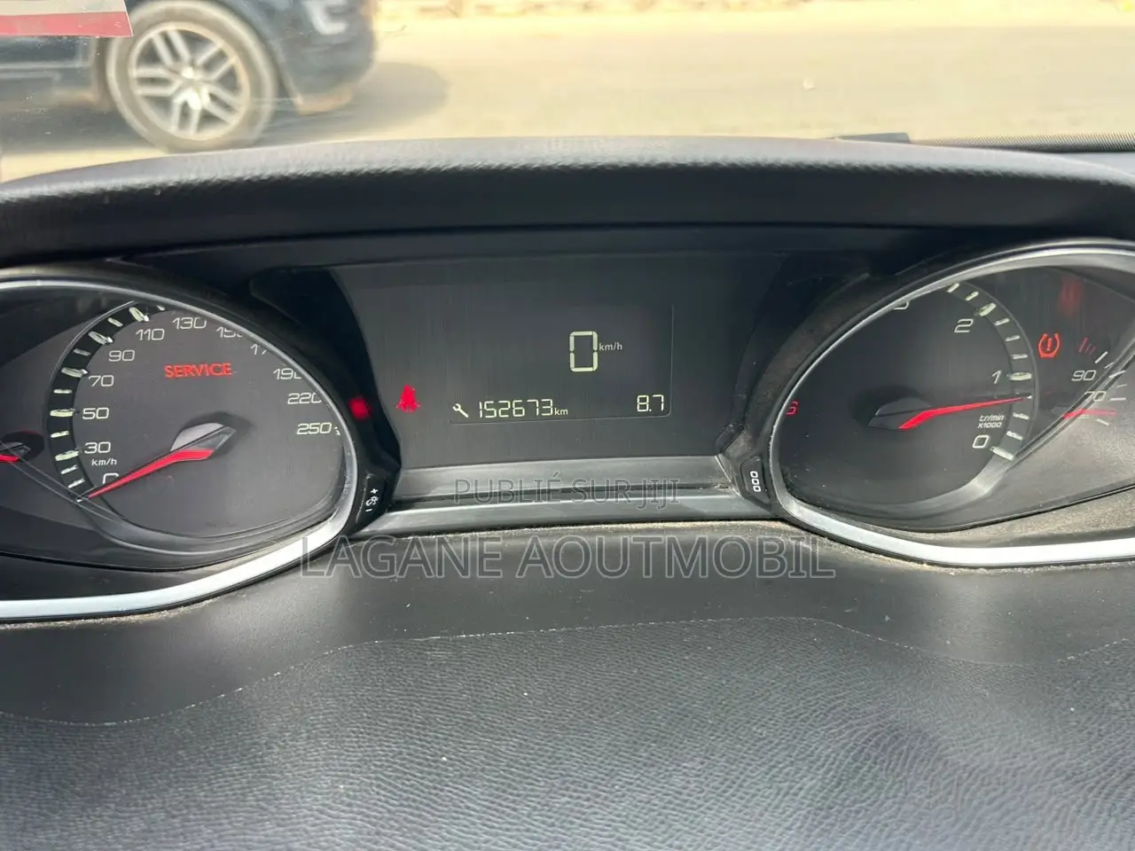 Peugeot 308 2018 Gris