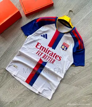 « Le Style Qui Fait La Différence : Découvrez Nos Maillots ! »