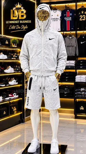 Ensemble Nike Short Pulls Cagoule Capuchon Disponible