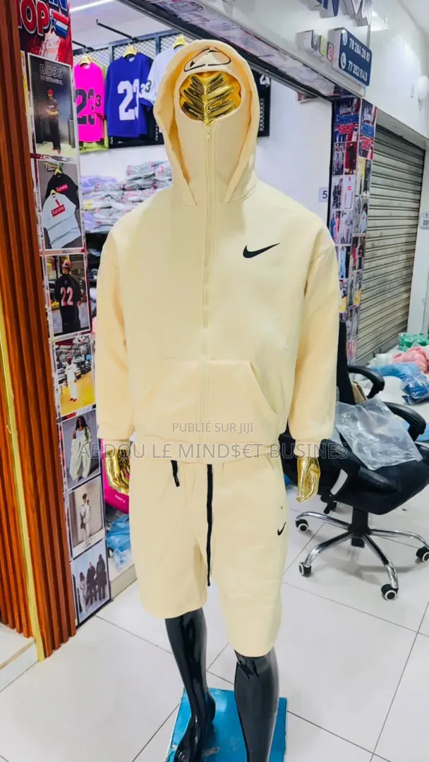 Ensemble Nike Short Pulls Cagoule Capuchon Disponible