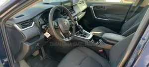 Toyota RAV4 XLE 2021 Bleu