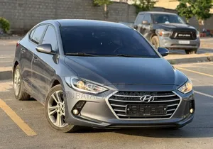 Hyundai Avante 2016 Gris