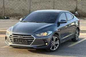 Hyundai Avante 2016 Gris