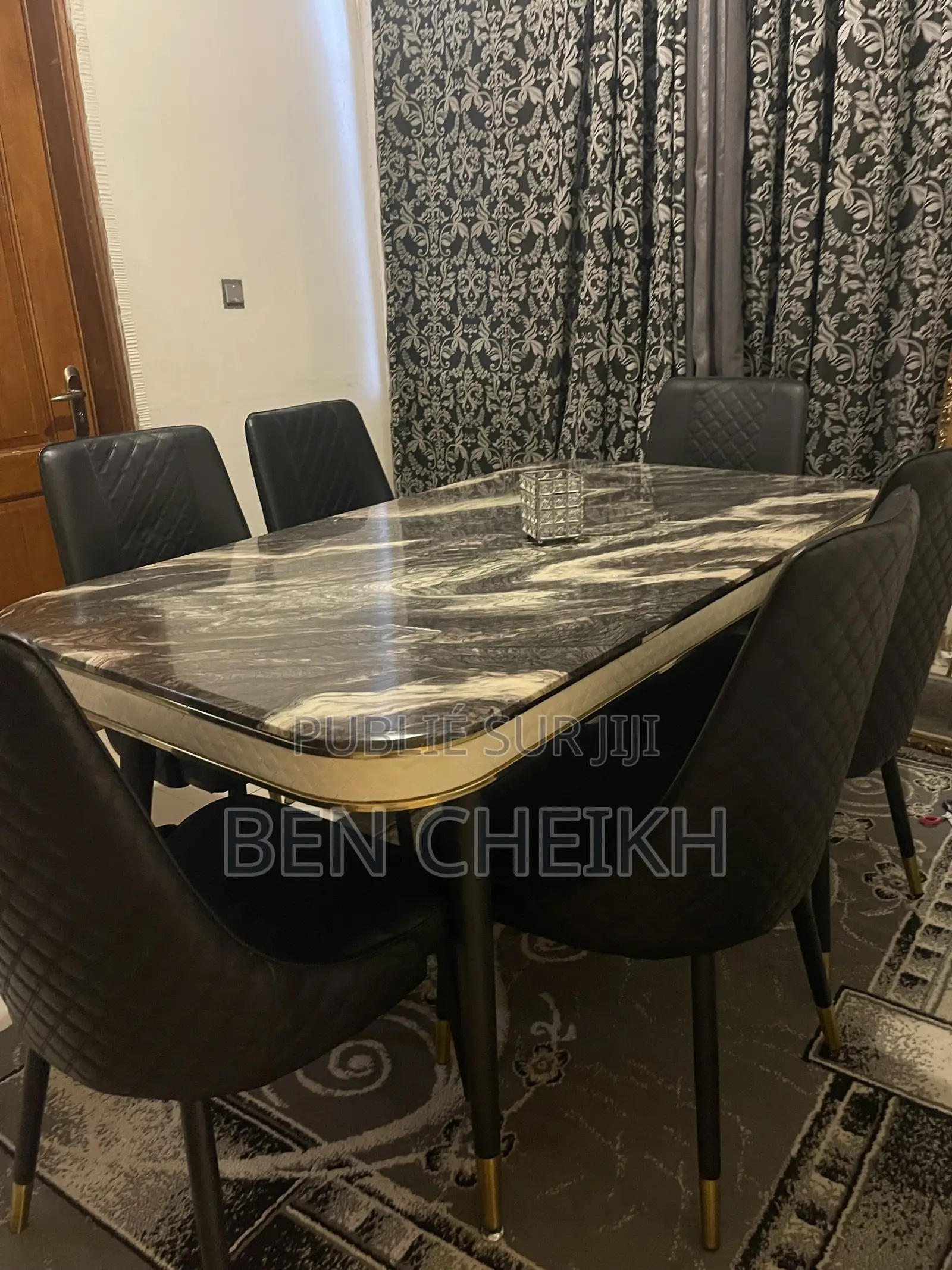 Table À Manger À Vider