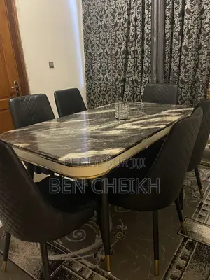 Table À Manger À Vider