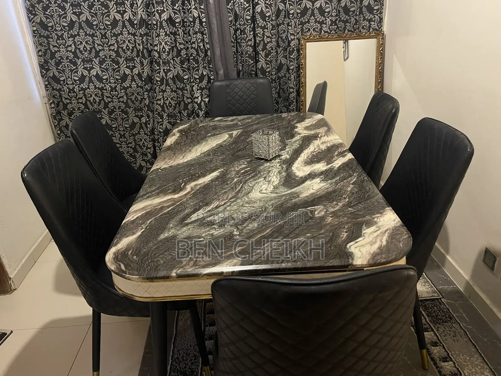 Table À Manger À Vider