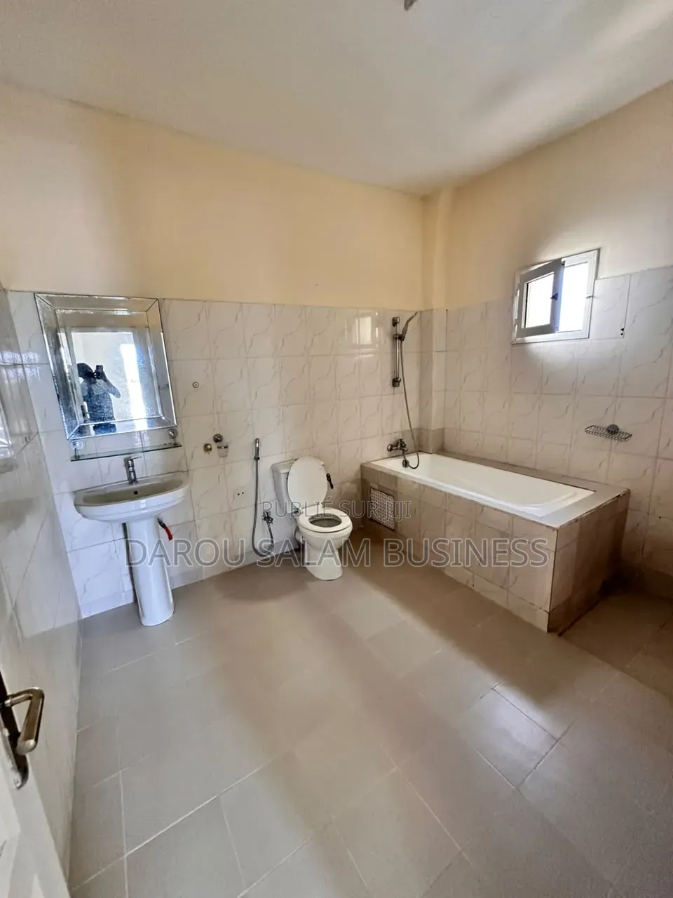 3chbre Appartement dans Yoff Cité Biagi à Louer
