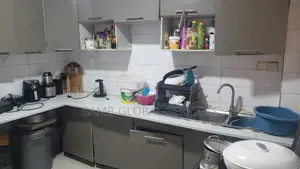 3chbre Appartement dans Yoff à Vendre