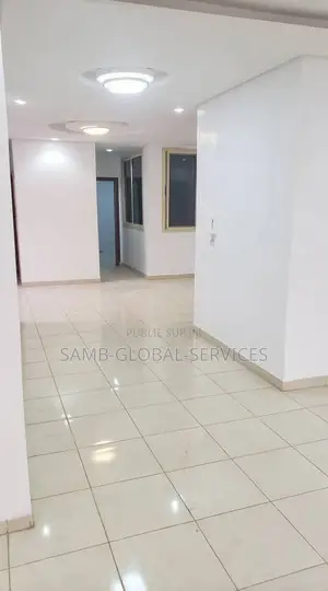 3chbre Appartement dans Yoff à Vendre