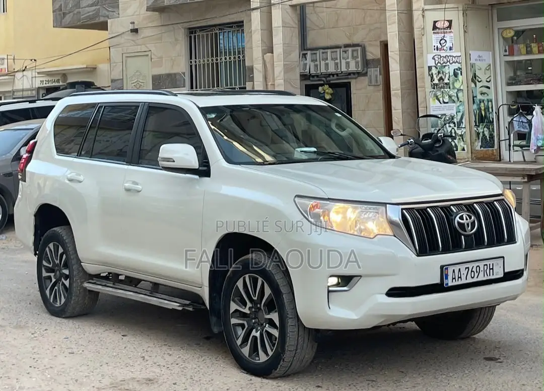 Toyota Land Cruiser Prado 2022 Blanc