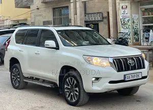 Toyota Land Cruiser Prado 2022 Blanc