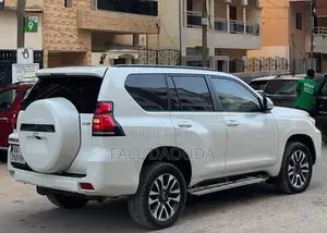 Toyota Land Cruiser Prado 2022 Blanc
