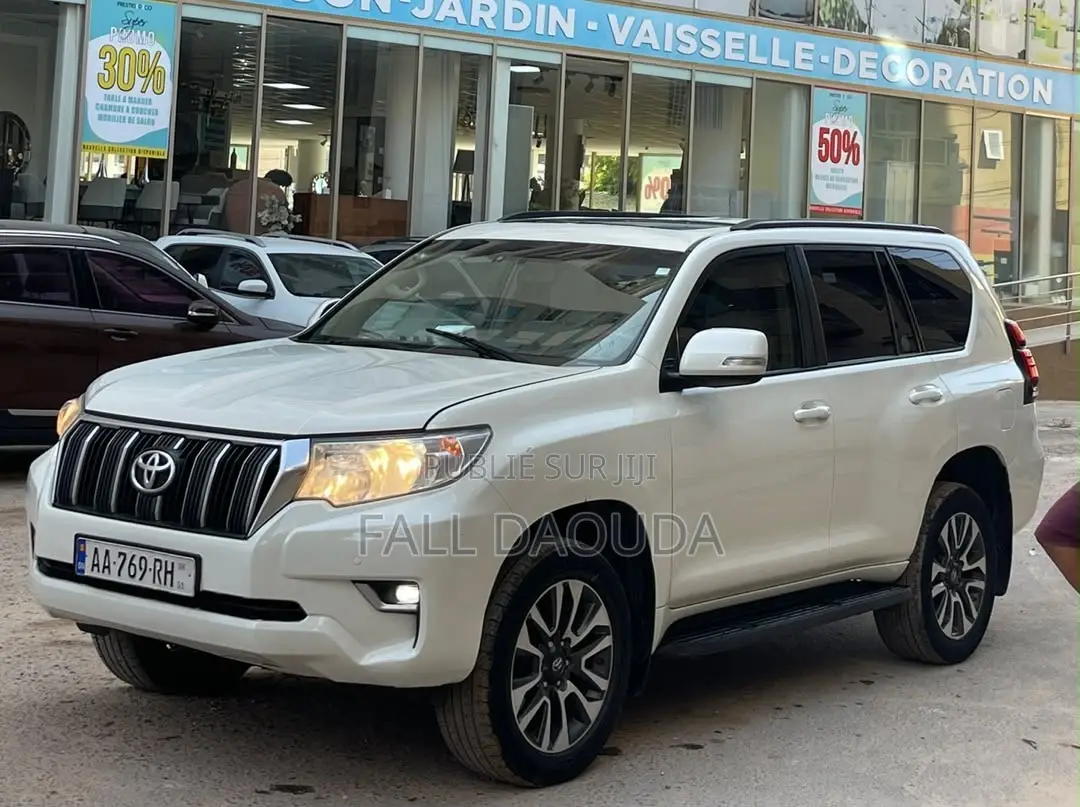 Toyota Land Cruiser Prado 2022 Blanc