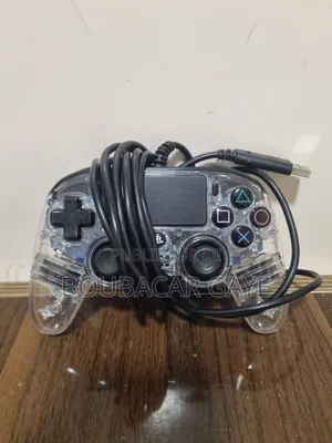 Manette Filaire Nacon Compact , PS4 / PC - Transparente Éclairée.
