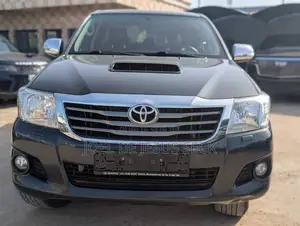 Toyota Hilux WORKMATE 4x4 2016 Noir Mat