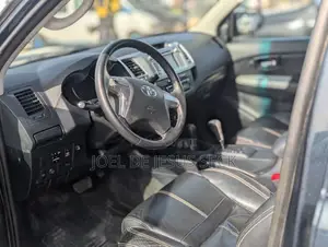 Toyota Hilux WORKMATE 4x4 2016 Noir Mat