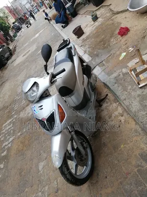 Honda Super Hawk 2004 Gris