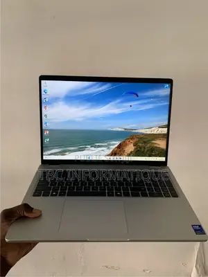 Nouveau Dell Pro 16 16GB Intel Core Ultra 5 SSD 512GB