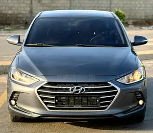 Hyundai Avante 2016 Gris