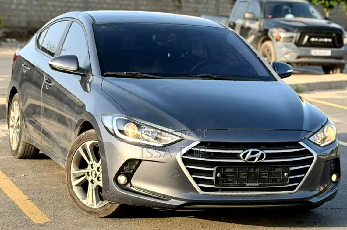 Hyundai Avante 2016 Gris