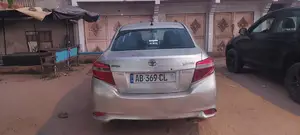 Toyota Yaris 2014 Gris