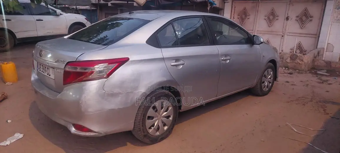 Toyota Yaris 2014 Gris