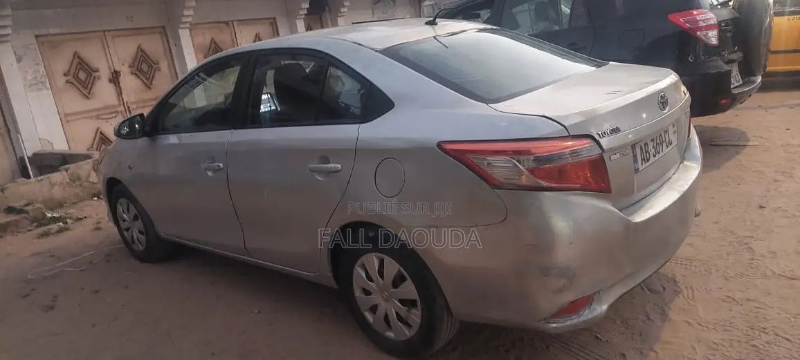 Toyota Yaris 2014 Gris