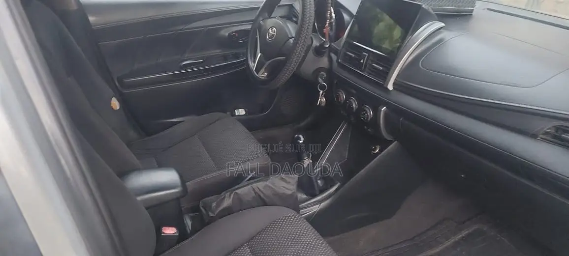 Toyota Yaris 2014 Gris