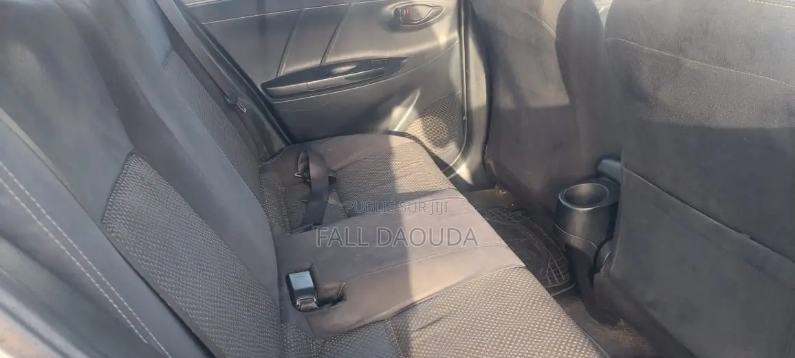 Toyota Yaris 2014 Gris